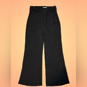 High waist, wide leg, dress pants. Tag says XL but they fit like a small